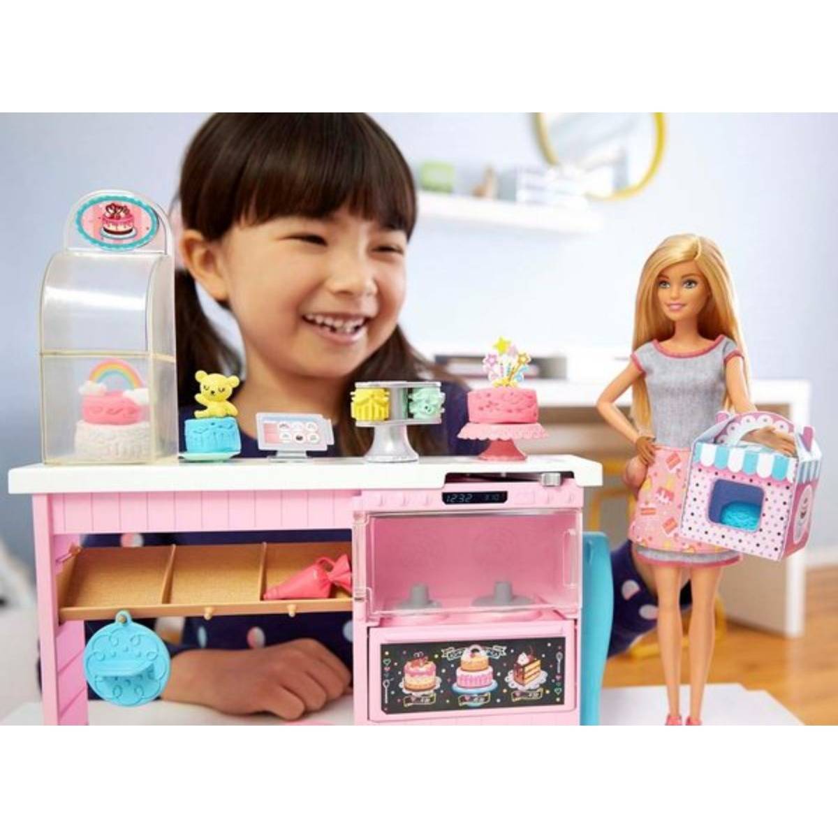 Barbie Bebek Pasta Dükkanı Oyun Seti