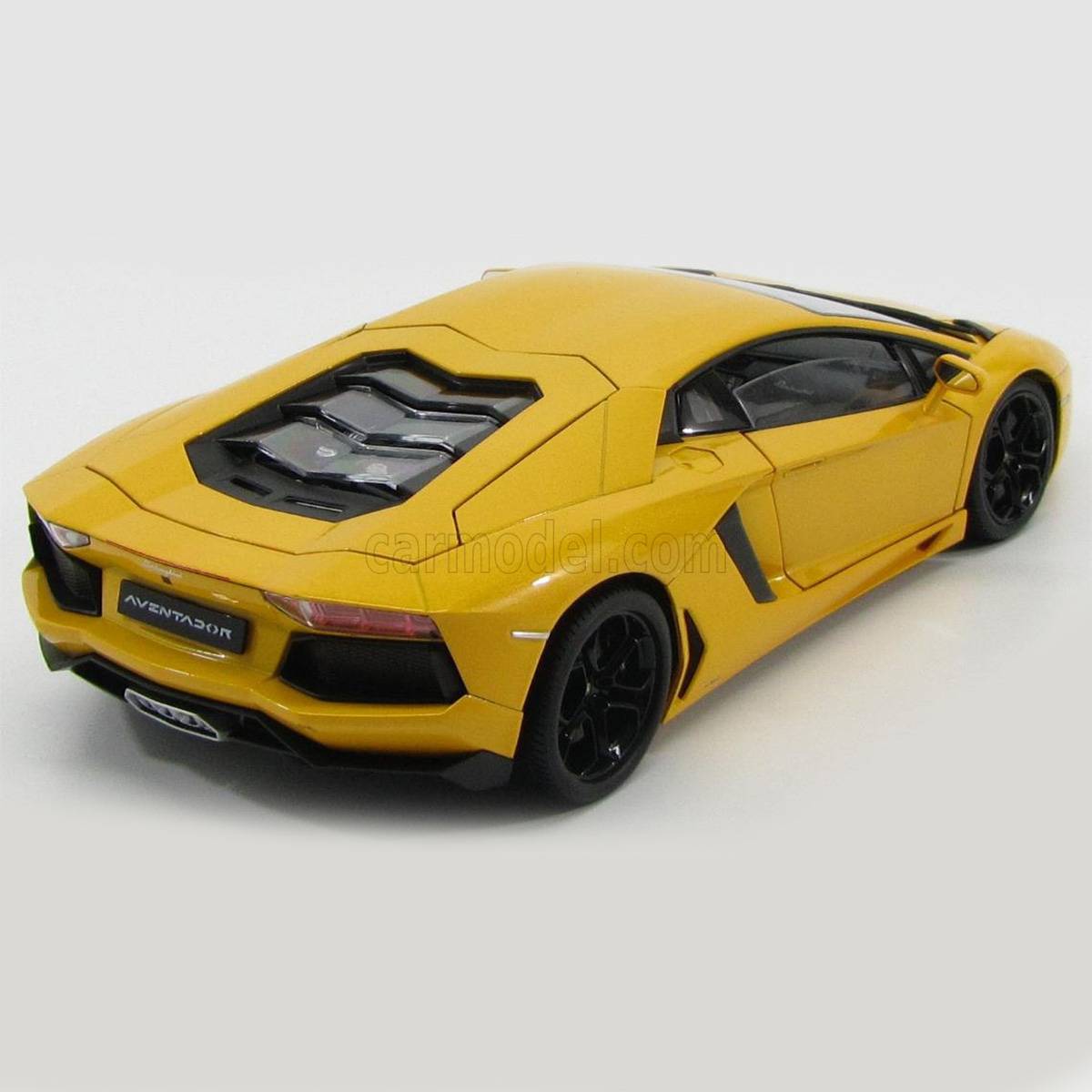 Welly 1:18 Lamborghini Aventador LP700-4 2011 Model Araba