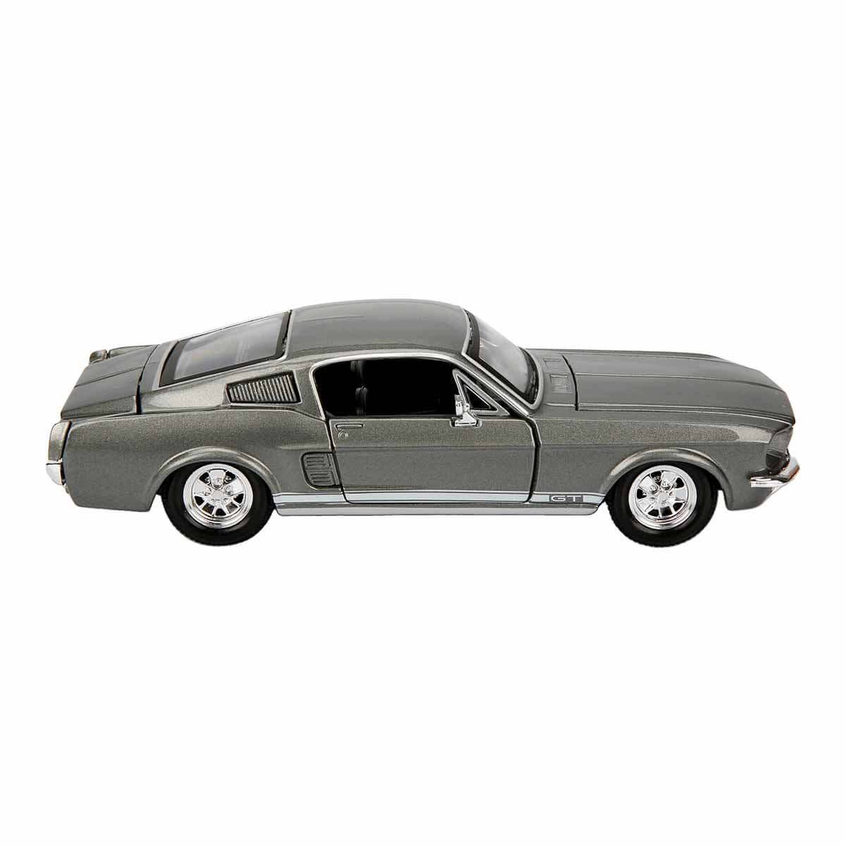 Maisto 1:24 1967 Ford Mustang GT Model Araba