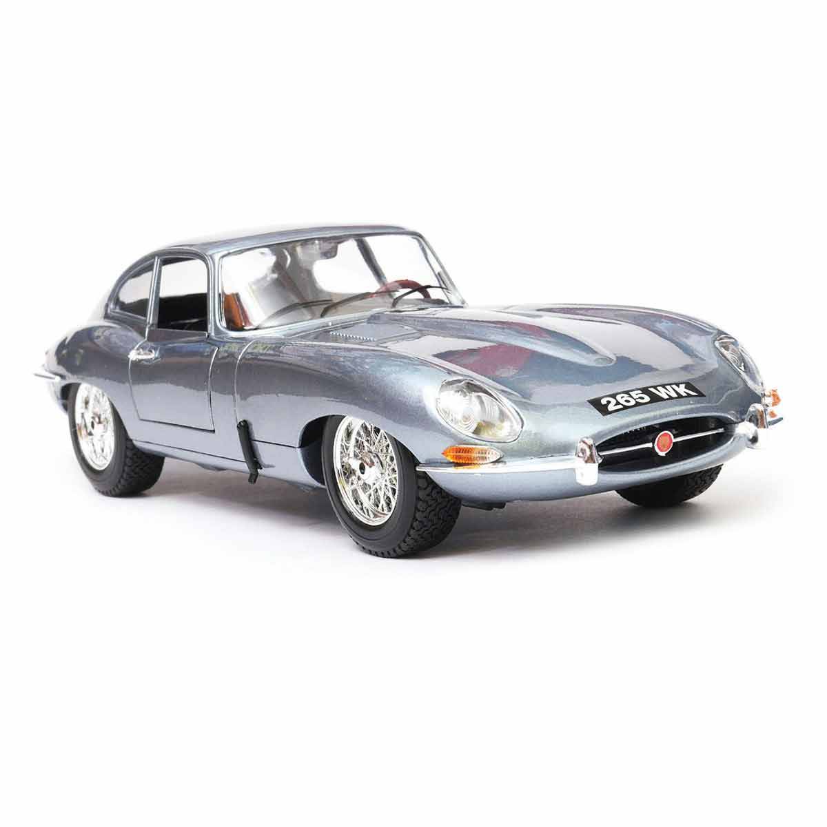 1:18 Jaguar E Coupe 1961 Model Araba