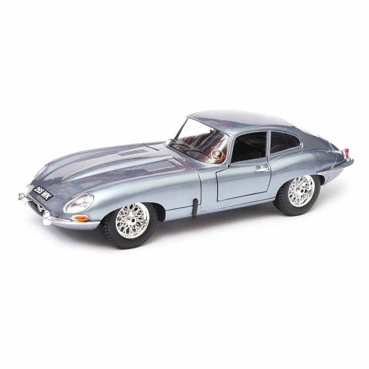 1:18 Jaguar E Coupe 1961 Model Araba