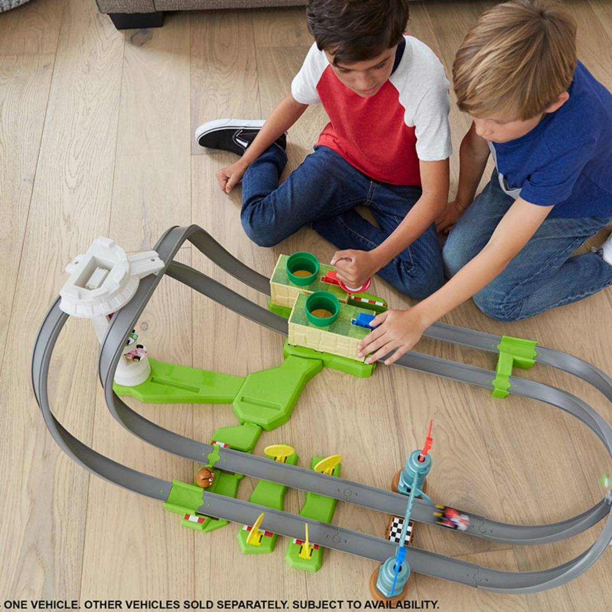 Hot Wheels Mario Kart Çılgın Dönüş Parkuru Yarış Seti