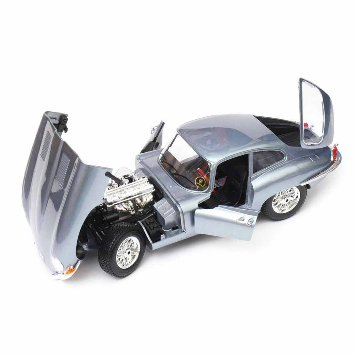 1:18 Jaguar E Coupe 1961 Model Araba