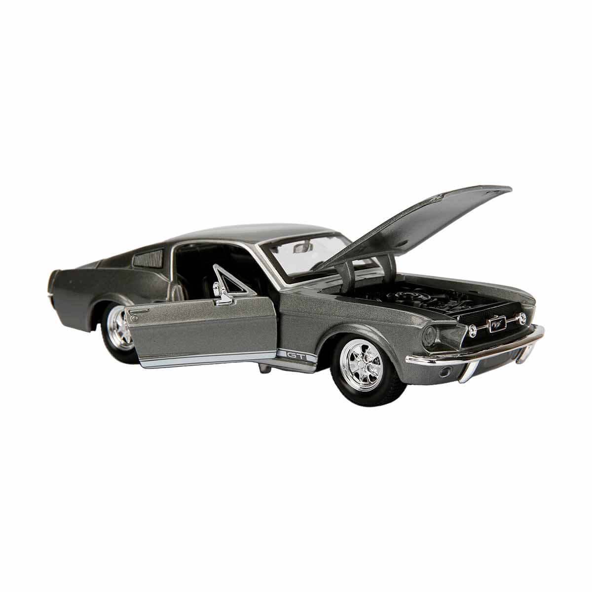 Maisto 1:24 1967 Ford Mustang GT Model Araba