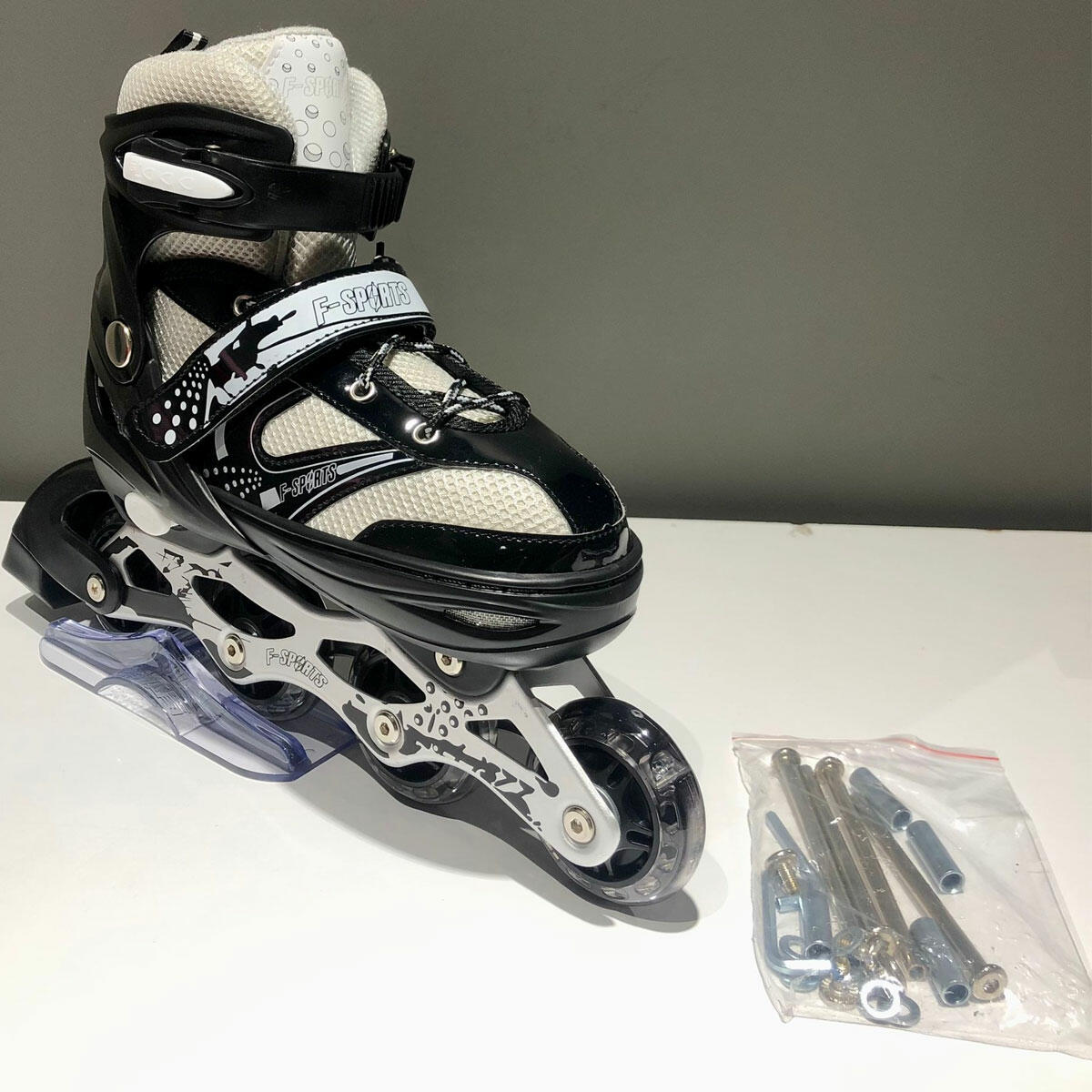 Ayarlanabilir Işıklı Paten L (38–41) – Güvenli, Konforlu ve Işıklı Çocuk Paten Seti