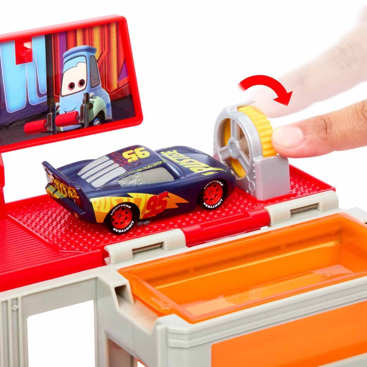 Cars Mack Tır Renk Değişimi Eğlencesi Oyun Seti