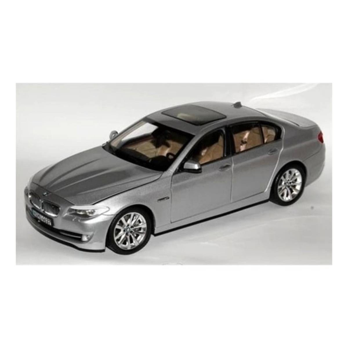 Welly 1:24 BMW 535i Model Araba