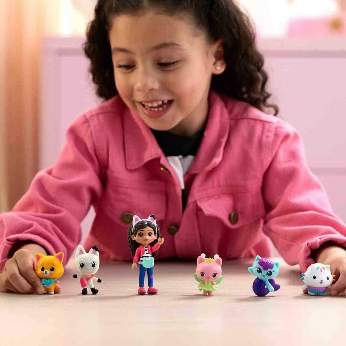 Gabby’s Dollhouse Kedi Macerası Ekibi Figür Seti | 6 Figür Ve Sürpriz Kutu