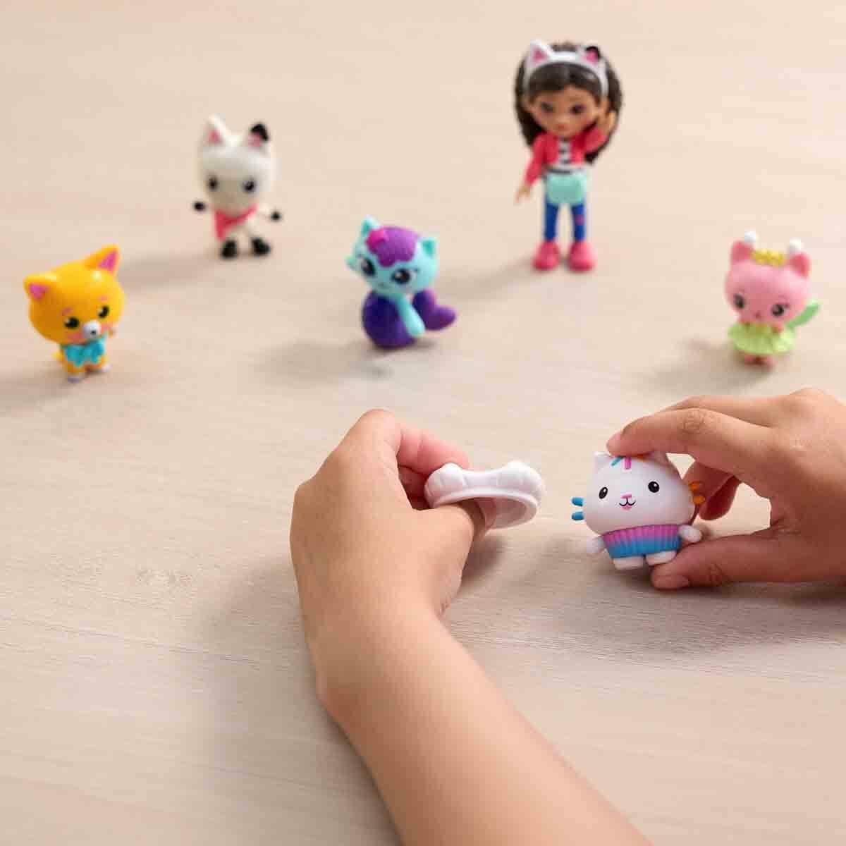 Gabby’s Dollhouse Kedi Macerası Ekibi Figür Seti | 6 Figür Ve Sürpriz Kutu
