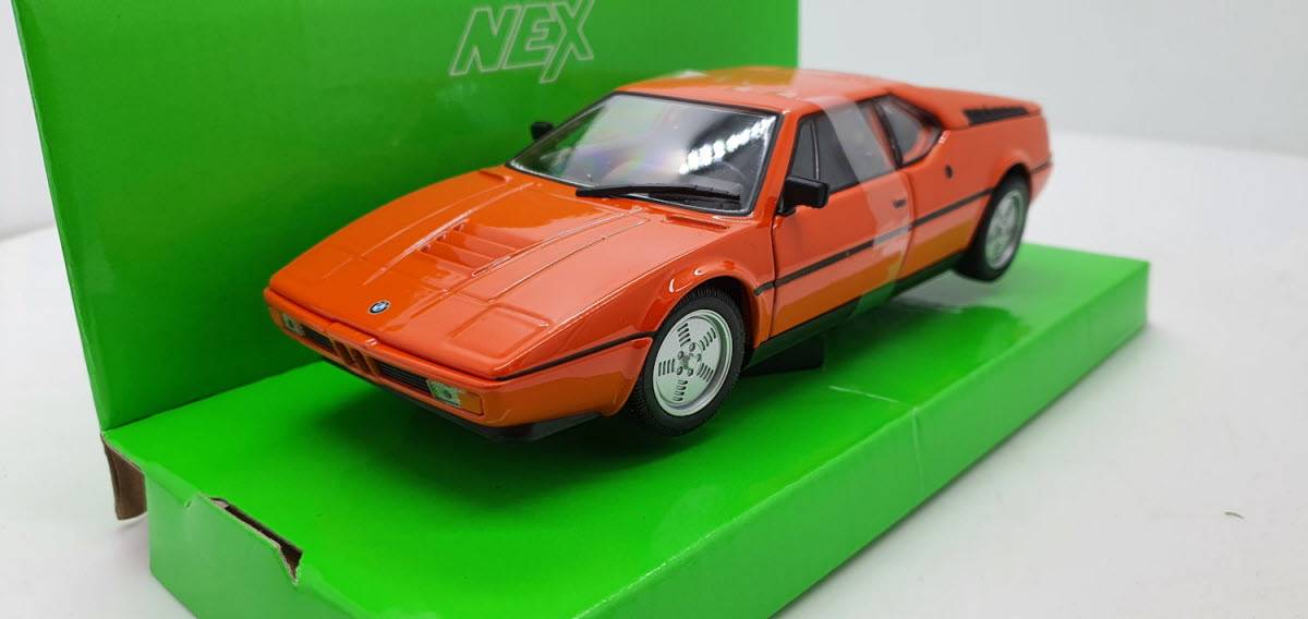 Welly 1:24 BMW M1 Model Araba