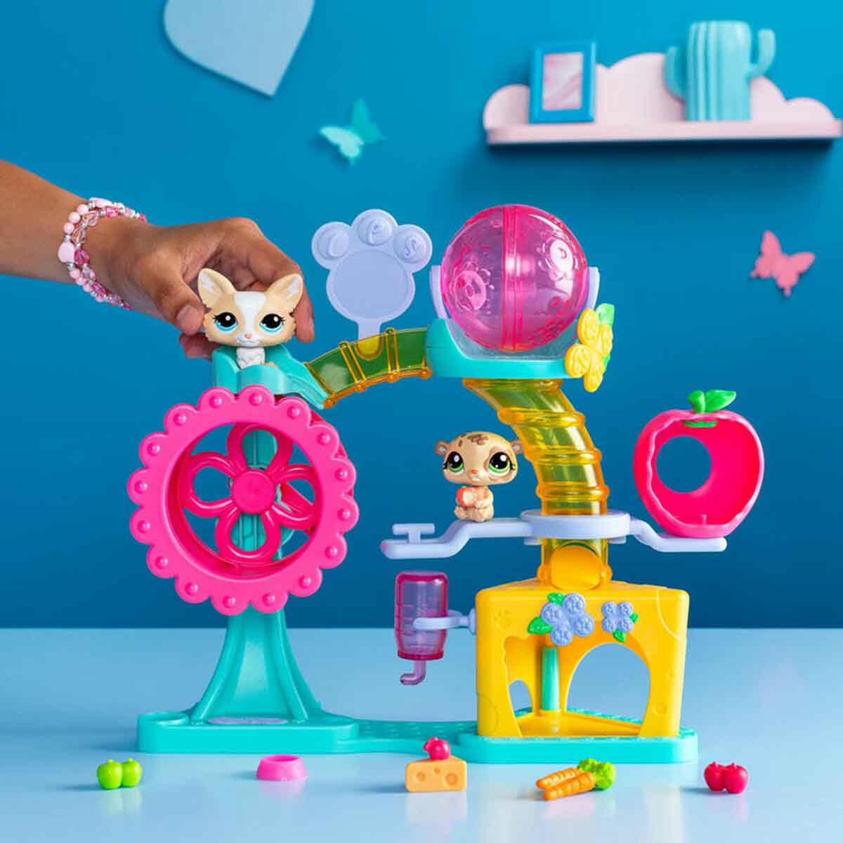 Littlest Pet Shop Minişler Eğlence Fabrikası Oyun Seti S1 | LPS İnteraktif Fabrika Seti | 2 Figür, 6 Aksesuar ve Sanal Kodlu Dev Koleksiyon Seti