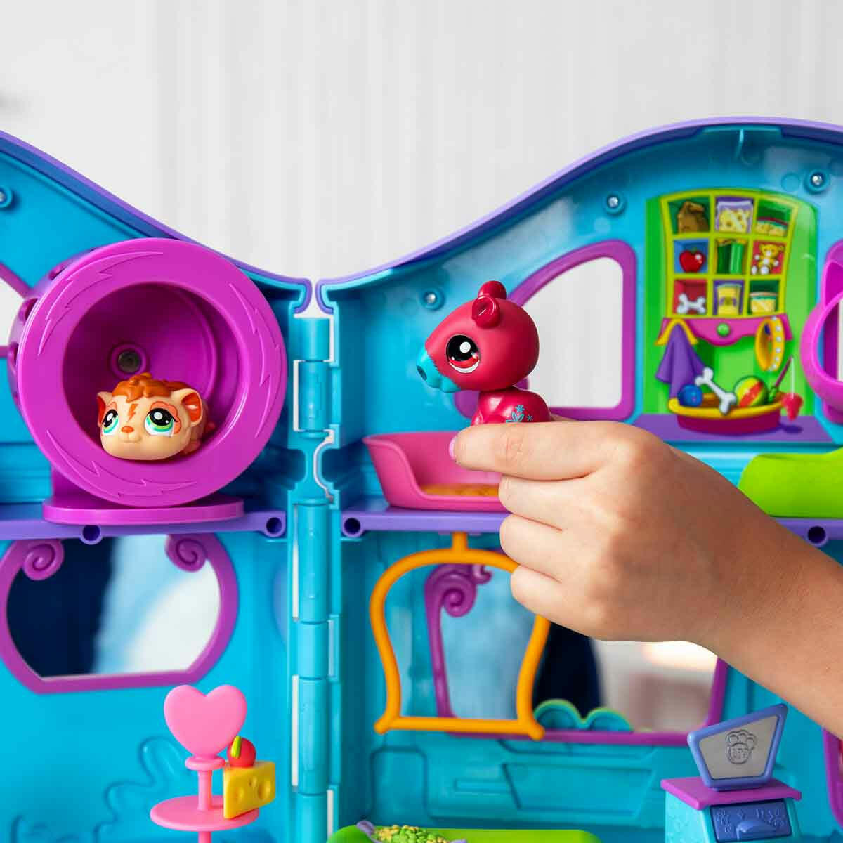 Littlest Pet Shop Minişler Oyun Seti – 2 Figür ve 20 Aksesuarlı Eğlence