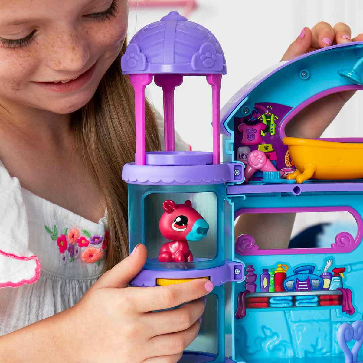 Littlest Pet Shop Minişler Oyun Seti – 2 Figür ve 20 Aksesuarlı Eğlence