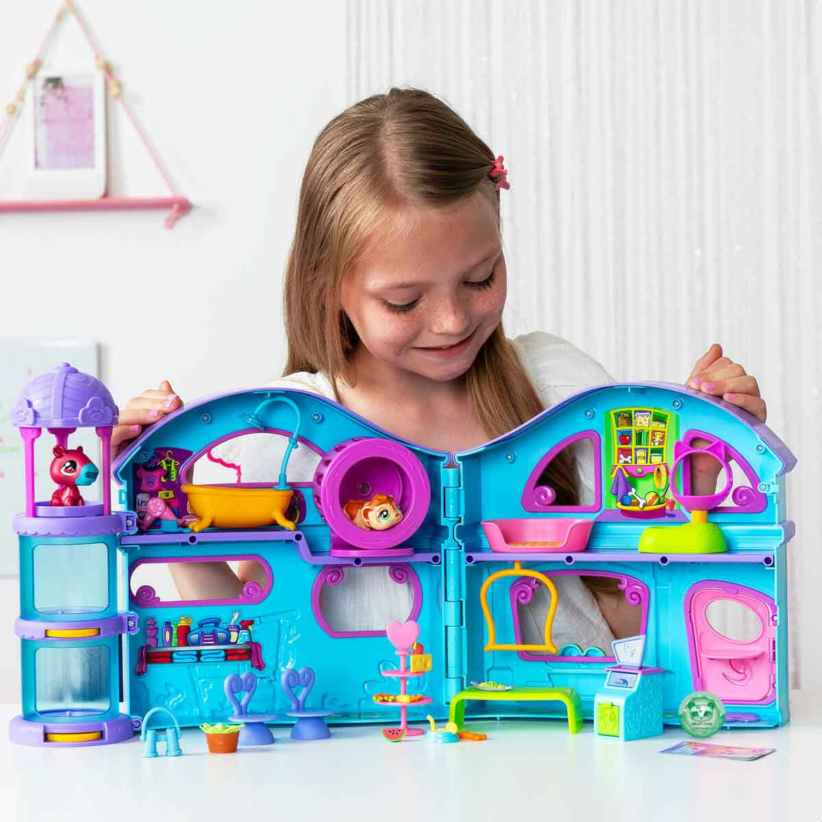 Littlest Pet Shop Minişler Oyun Seti – 2 Figür ve 20 Aksesuarlı Eğlence
