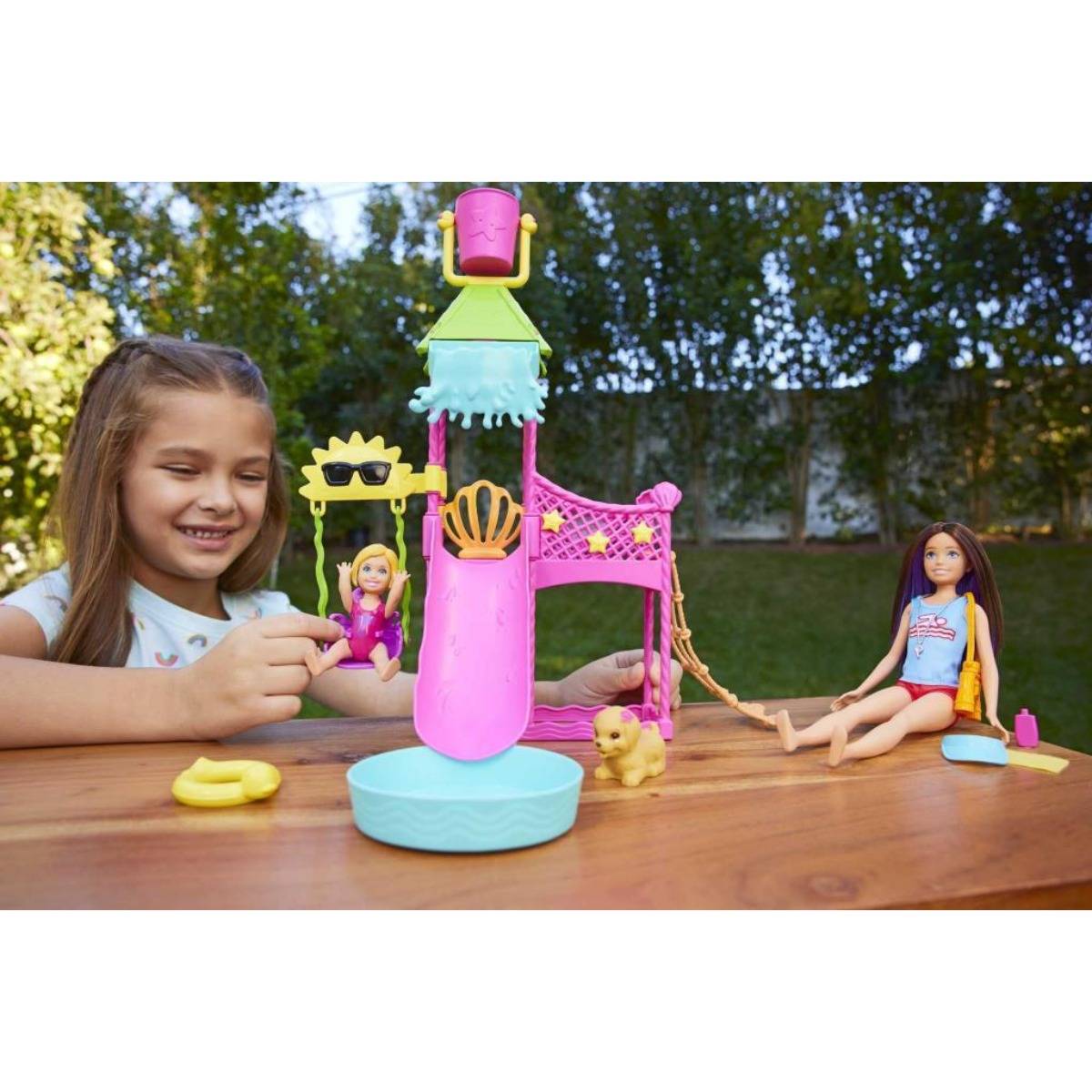 Barbie Skipper'in Su Parkı Eğlencesi