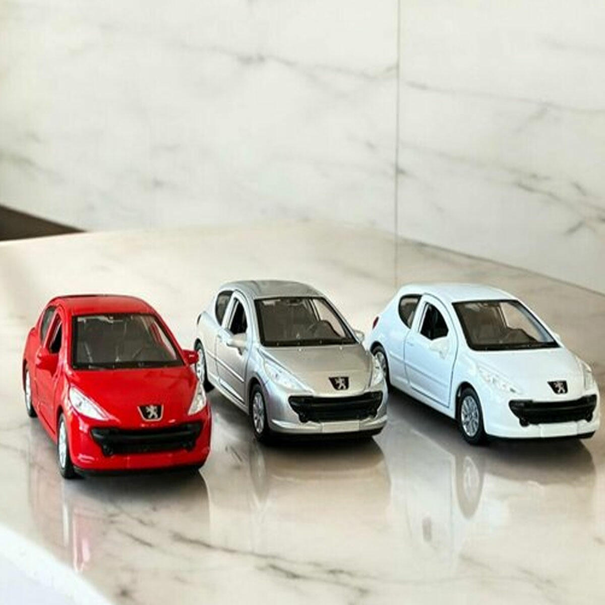 Oyuncak Metal Model Araba 1/32 Çek Bırak Peugeot 207 – Die-Cast Koleksiyon Arabası