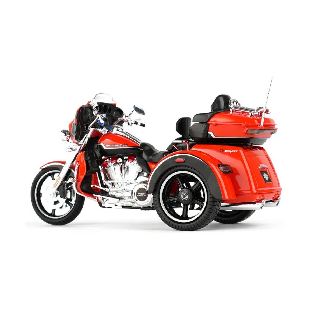 Maisto 1:12 Harley-Davidson CVO Tri Glide