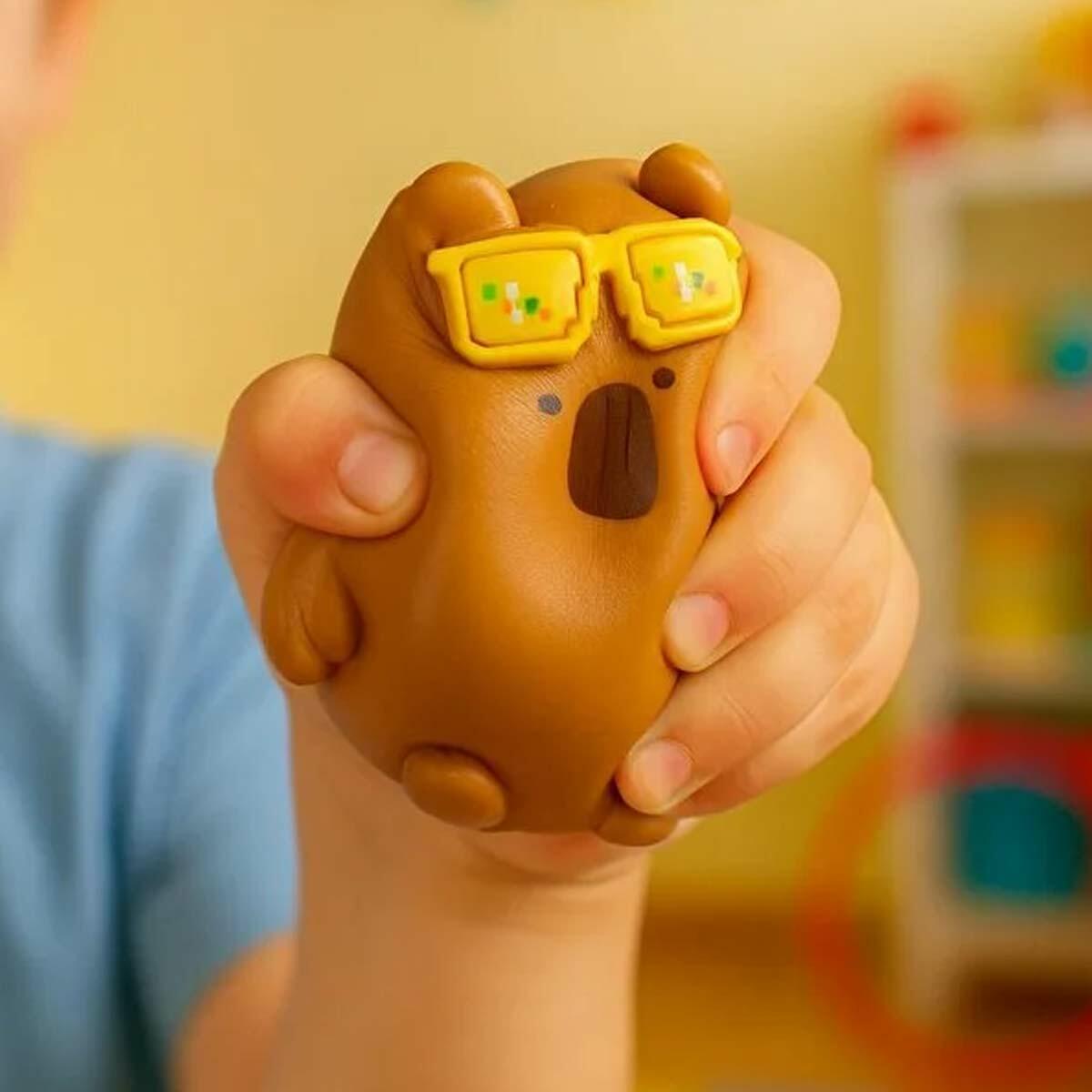 Squishy Oyuncak Gözlüklü Kapibara | 13x8 Cm Dev Boy Stres Oyuncağı | Yumuşak Jel Dokulu Havalı Kapibara