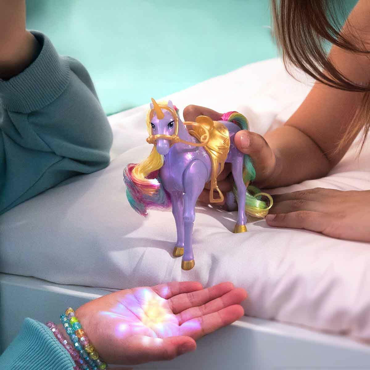 Işıklı Unicorn Academy Sophia ve Sihirli Wildstar Figür Seti | 11 cm Hareketli Sophia ve Yıldız Yansıtan Işıklı Wildstar | Sihirli Dostluk Serisi İnteraktif Figürler