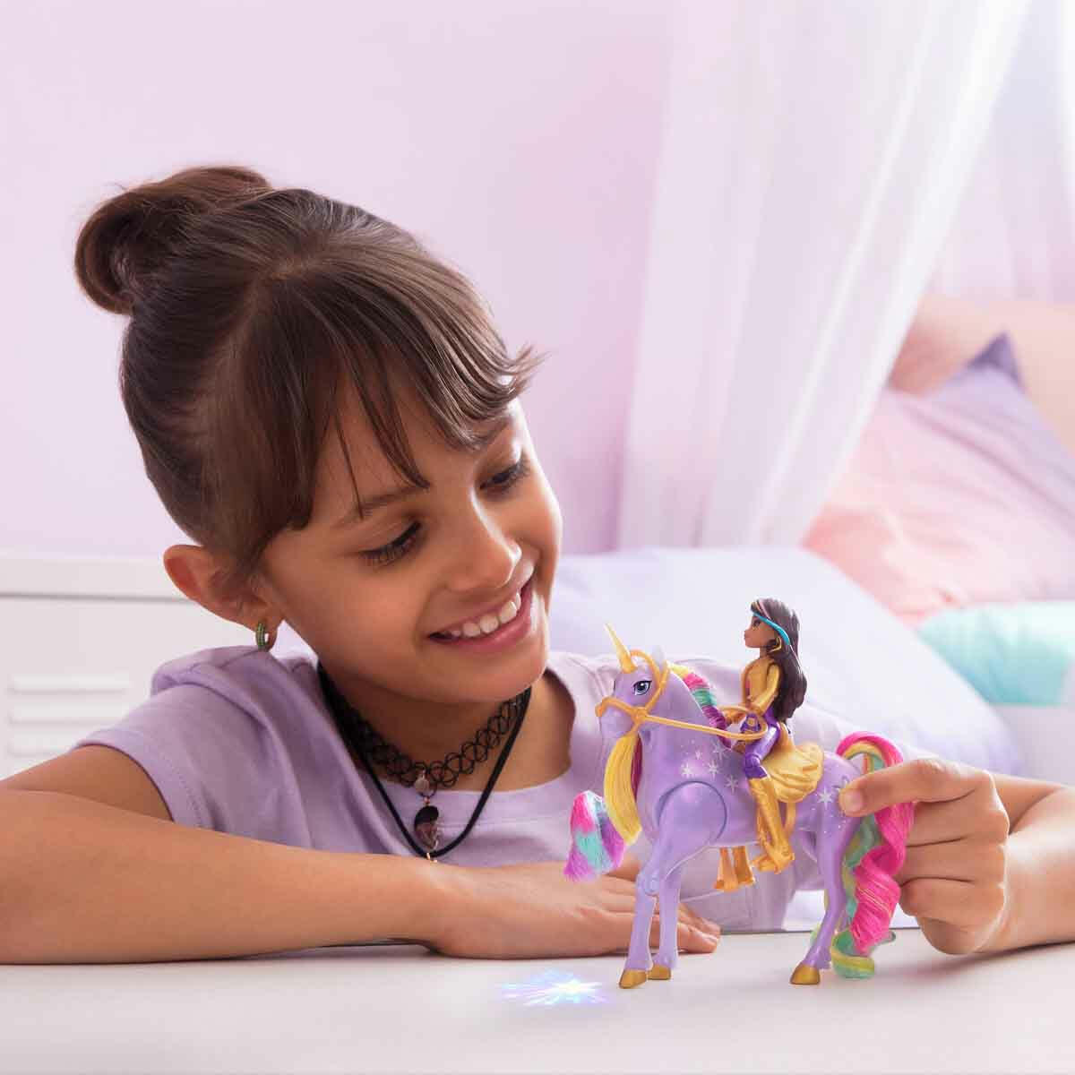 Işıklı Unicorn Academy Sophia ve Sihirli Wildstar Figür Seti | 11 cm Hareketli Sophia ve Yıldız Yansıtan Işıklı Wildstar | Sihirli Dostluk Serisi İnteraktif Figürler