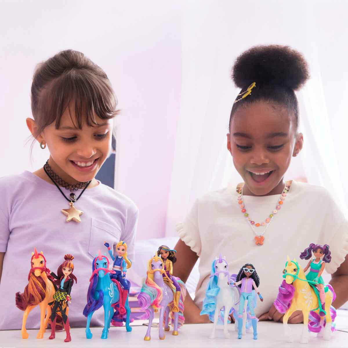 Unicorn Academy Sophia ve Wildstar Figür Seti | 11 cm Sophia ve 12 cm Wildstar | Lisanslı Tekboynuz Adası Macera Seti