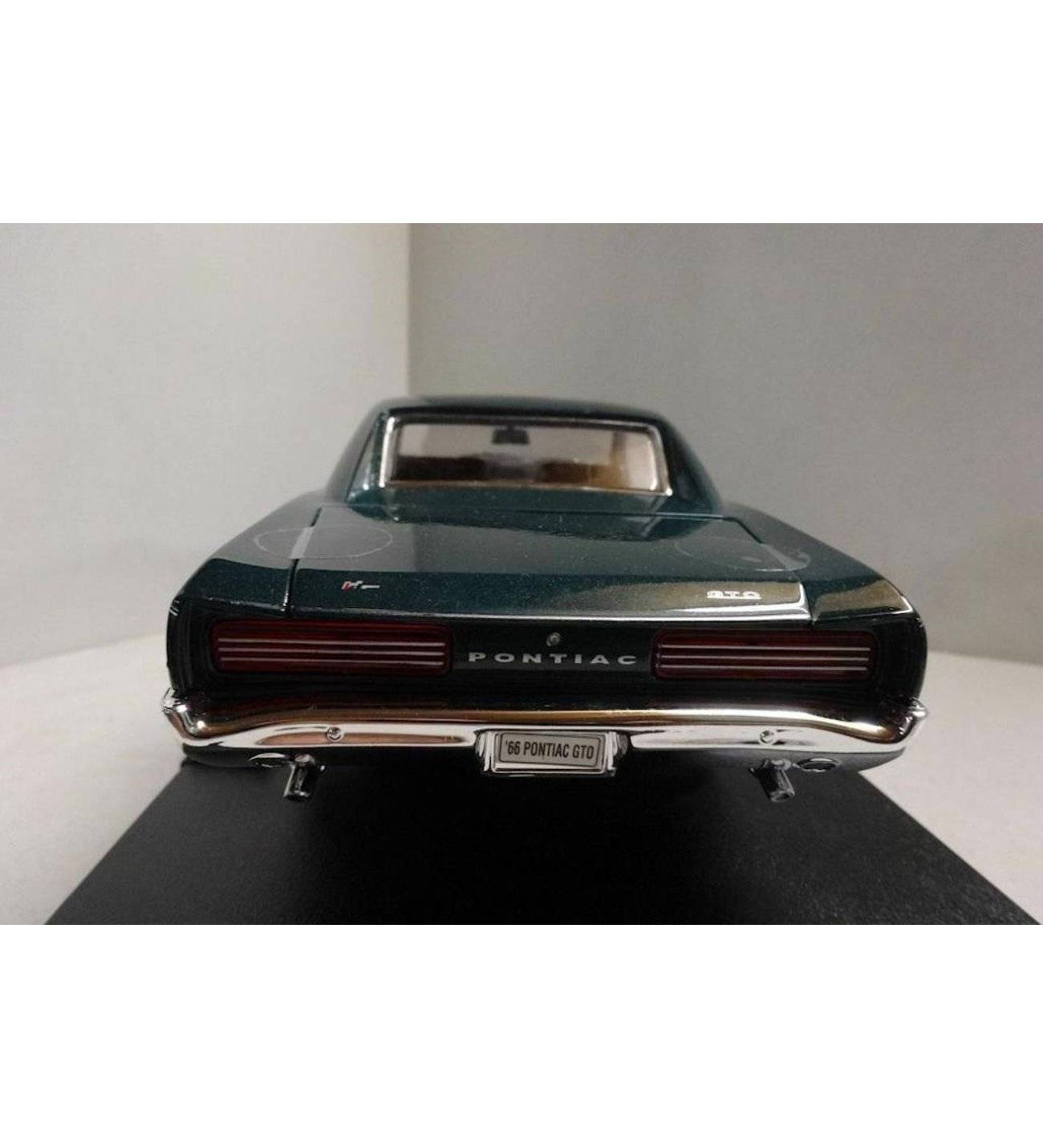 Welly 1:18 1966 Pontiac GTO Model Araba